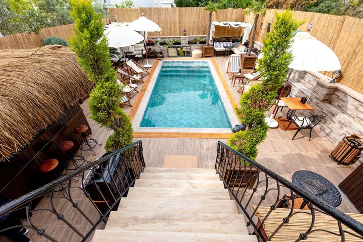 Pool 54 of 91