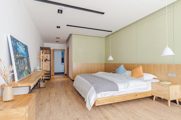 Room 15 of 28