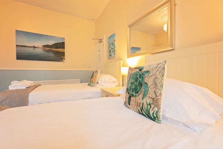 Room 8 of 43