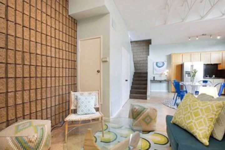 Room 9 of 27