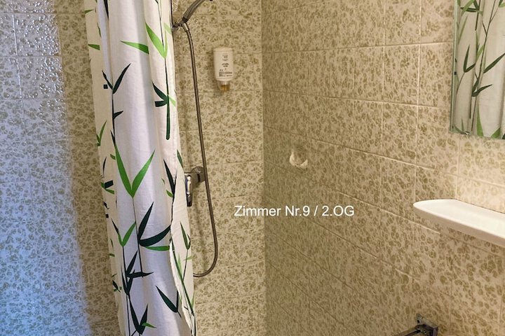 Room 56 of 106