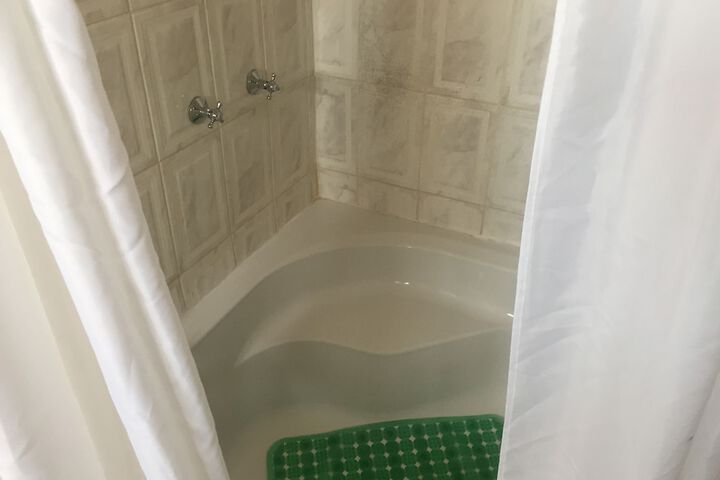 Room 12 of 19