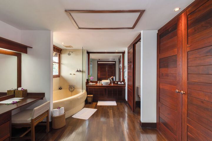 Bathroom Interior Photo