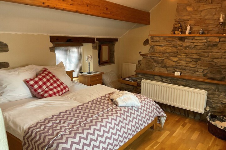 Room 10 of 25