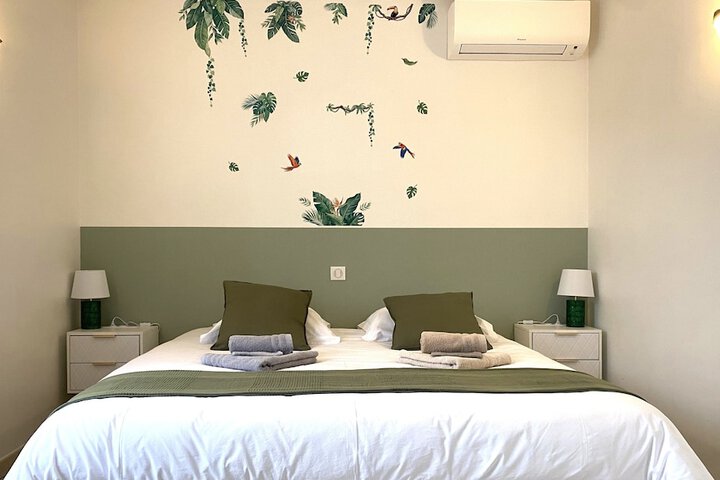 Room 4 of 61
