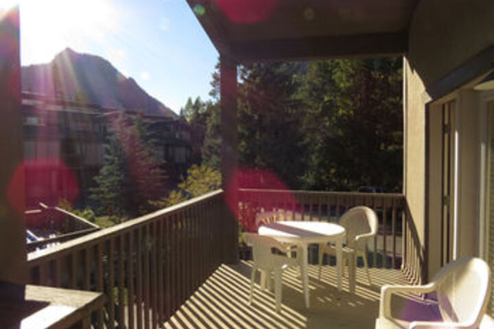 Terrace/Patio 2 of 102