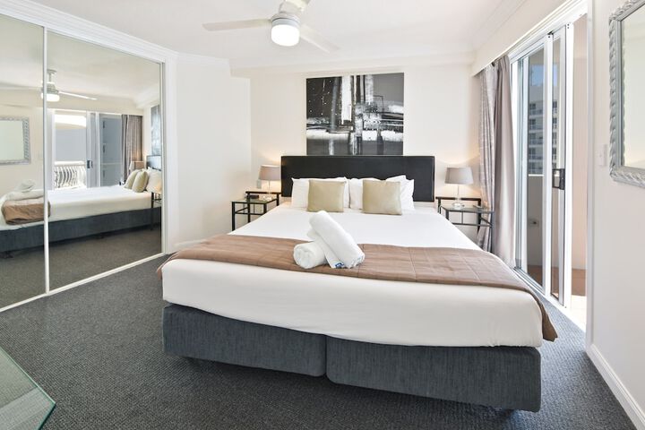 Room 10 of 27