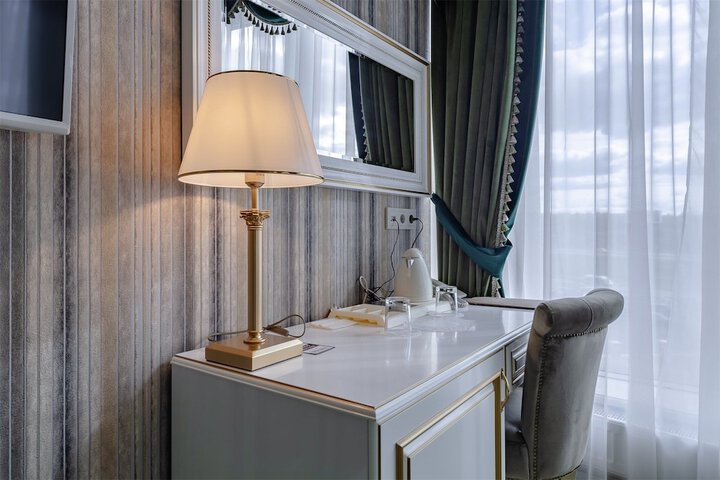 Room 10 of 40