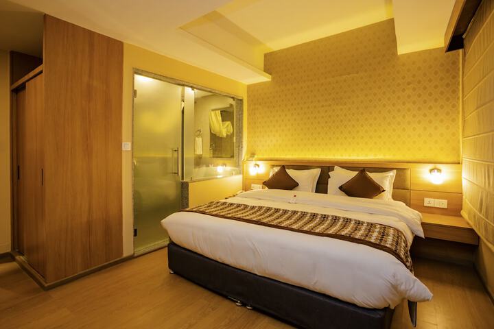 Room 16 of 36