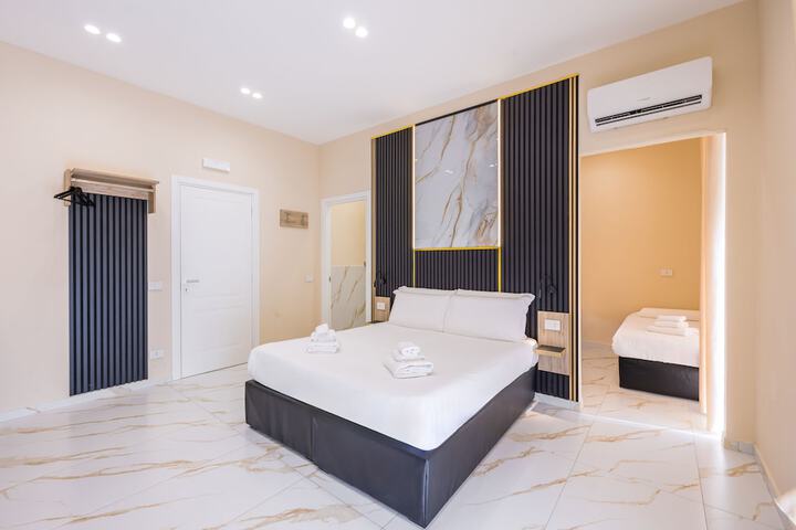 Room 5 of 11
