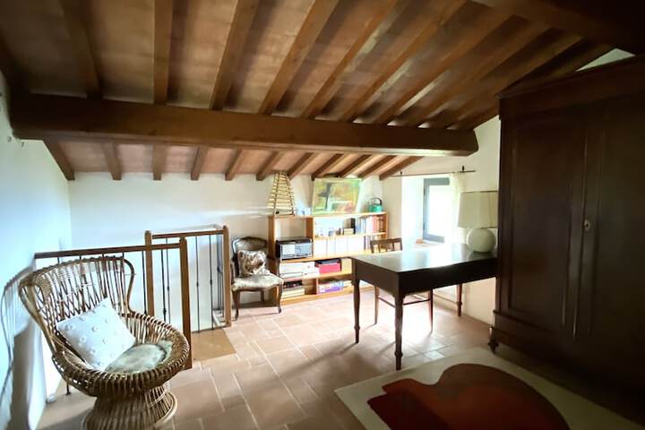 Room 4 of 27