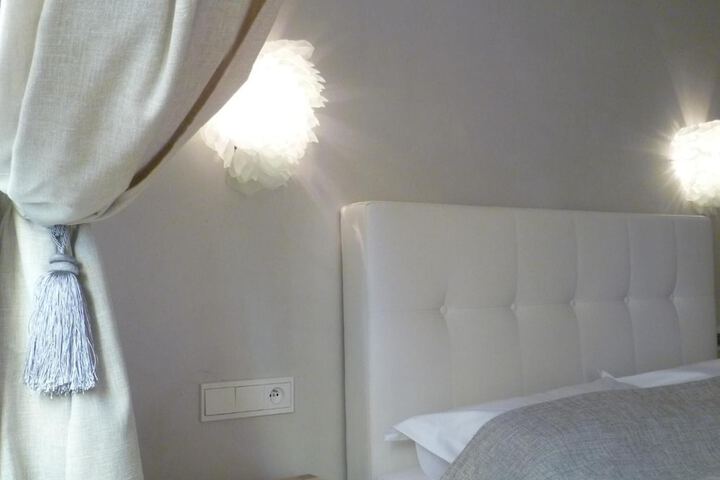 Room 13 of 48