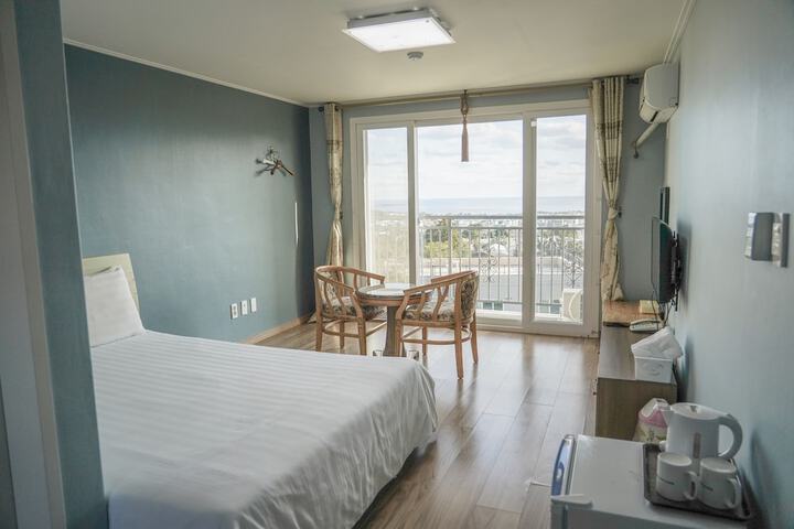 Room 5 of 22