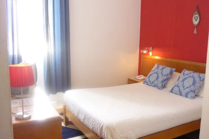Room 13 of 53