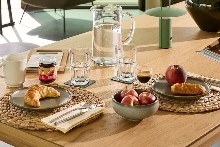 Breakfast/Coffee Service 25 of 32