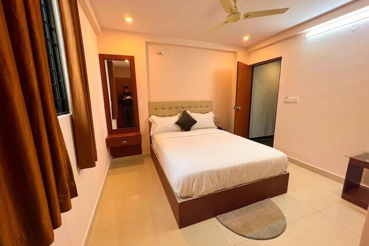 Room 6 of 31