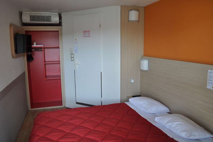 Room 14 of 61