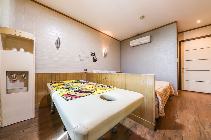 Room 18 of 47