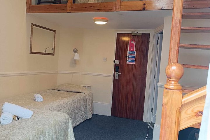 Room 149 of 283
