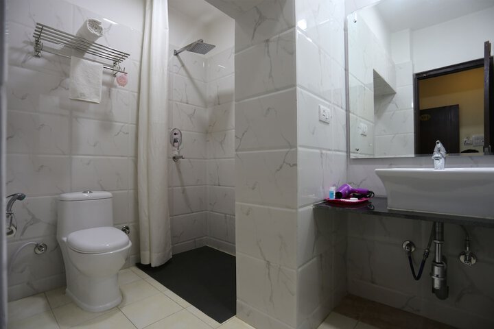 Room 45 of 76