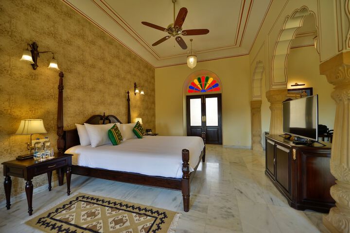 Room 7 of 28