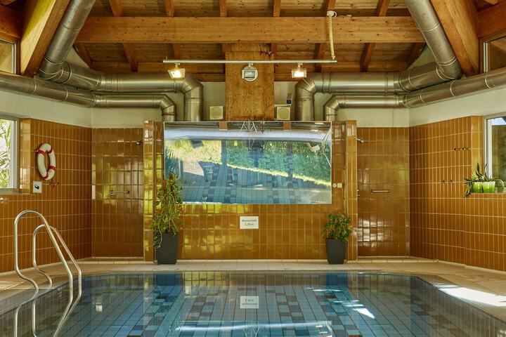 Pool Hotel
