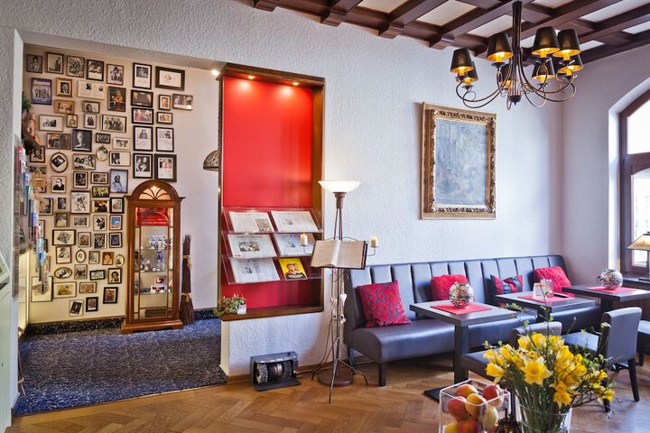 Guest Lobby