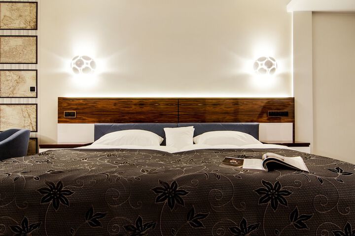 Room 3 of 68