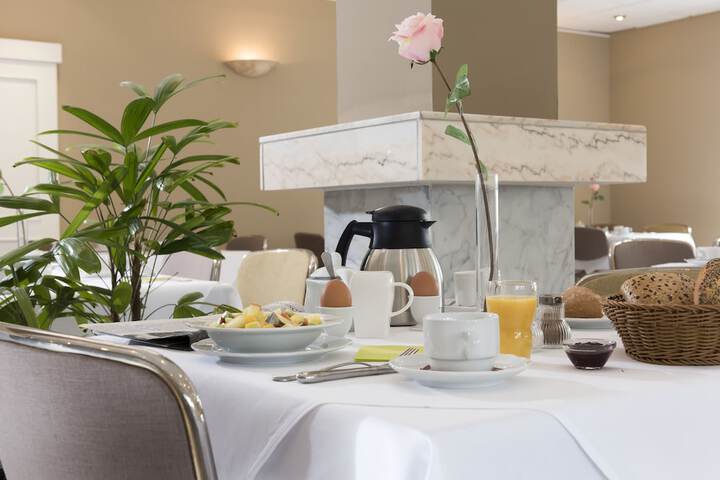 Breakfast/Coffee Service 13 of 20