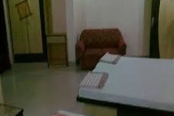 Room 5 of 9