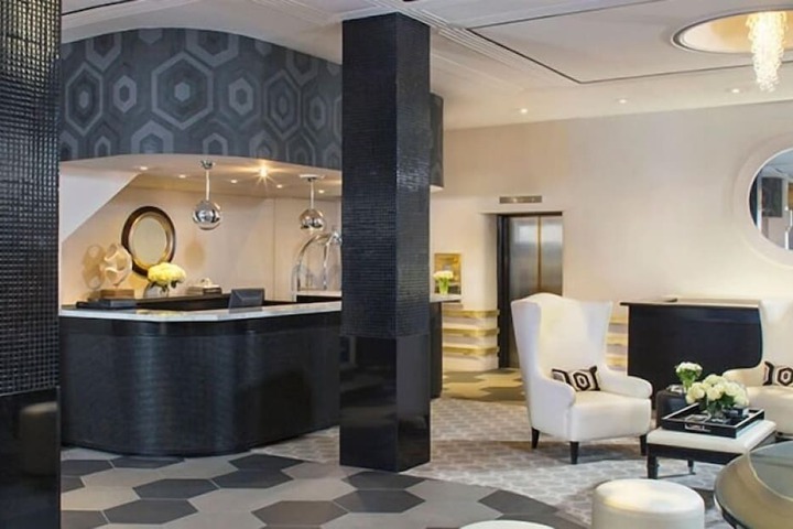 Entrance & Lobby