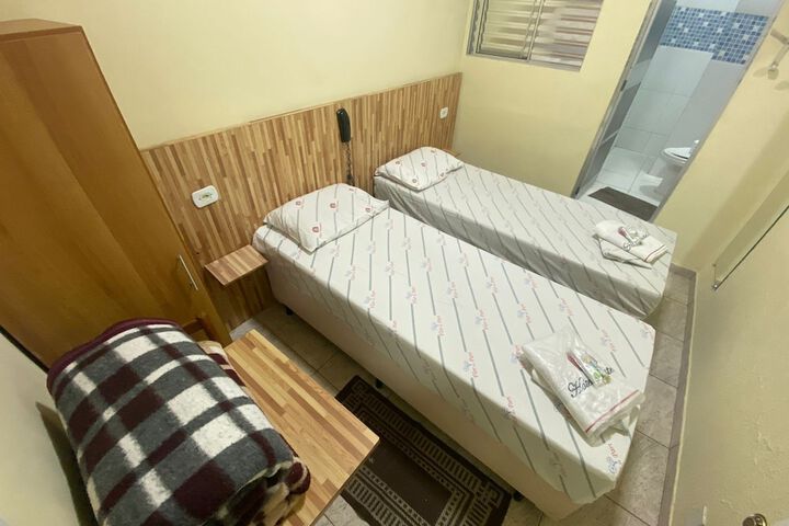 Room 4 of 14