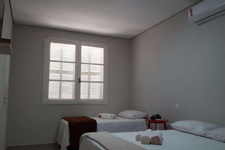 Room 9 of 42