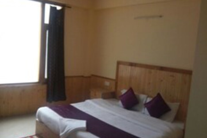 Room 5 of 17