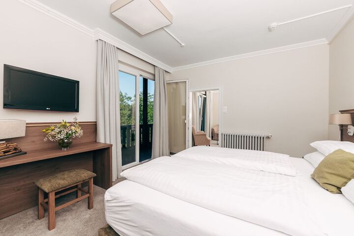 Room 9 of 48