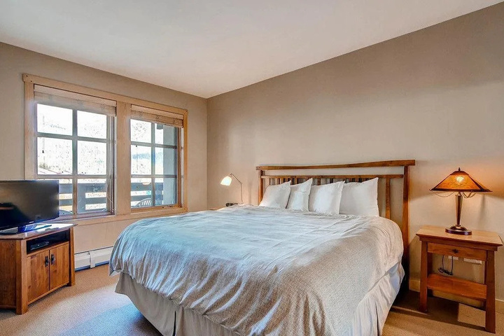 Room 2 of 17