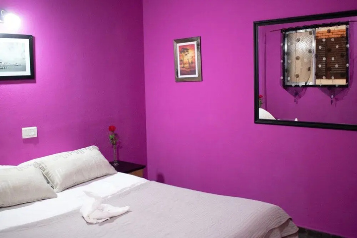 Room 10 of 11