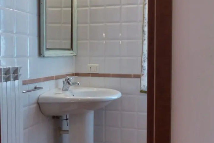 Room 10 of 22
