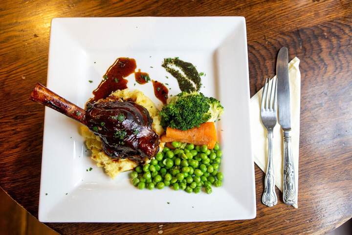 Dining 37 of 70