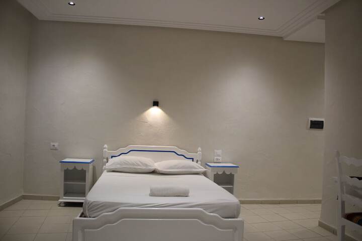 Room 44 of 153
