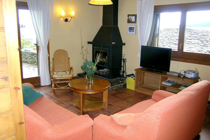 House With in Turbiàs With Wonderful Mountain View Furnis