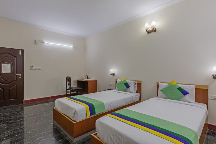 Room 15 of 38