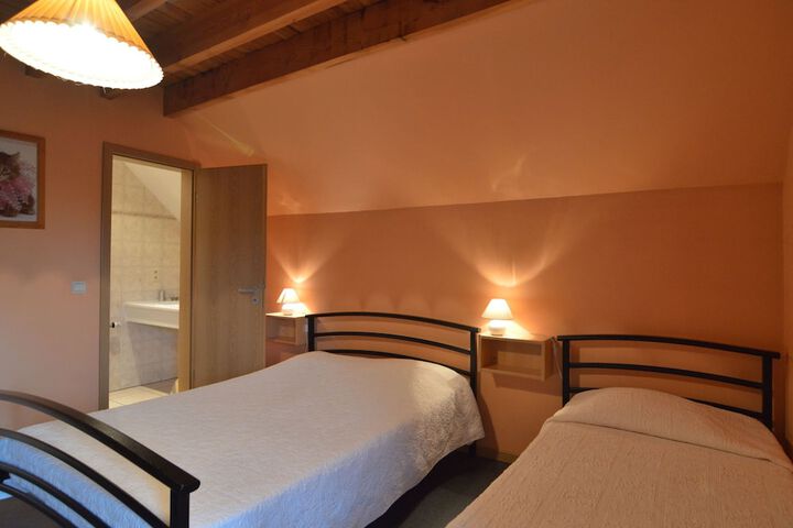 Room 4 of 39