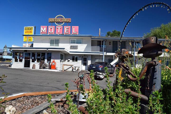 Exterior of Oregon Trail Motel and Restaurant
