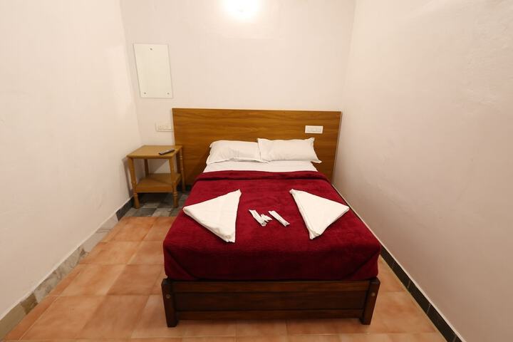 Room 26 of 103