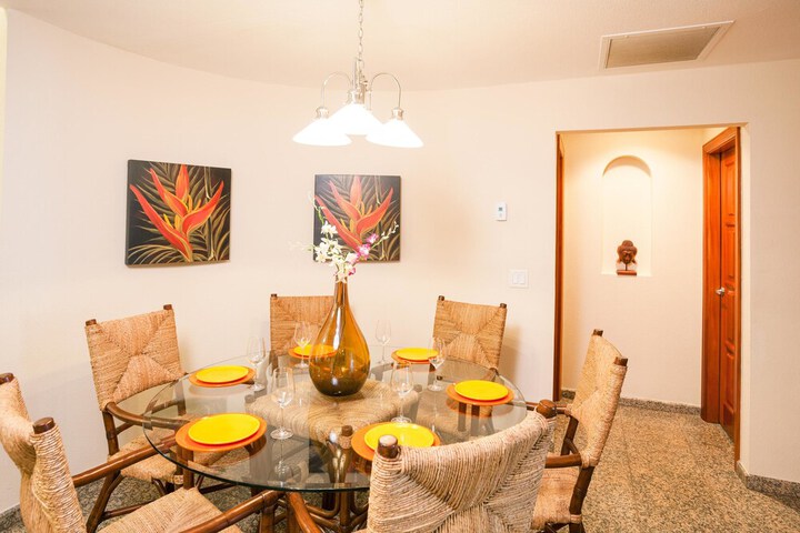 Room 2 of 28