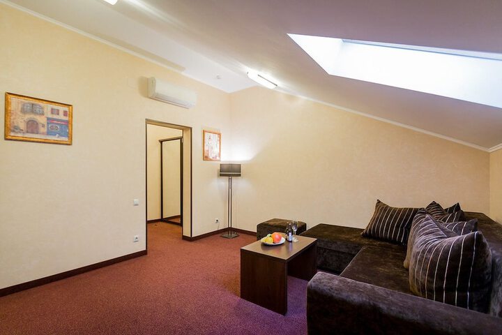 Room 51 of 85
