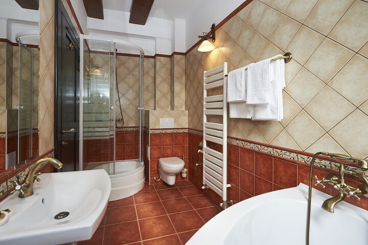 Room 45 of 125