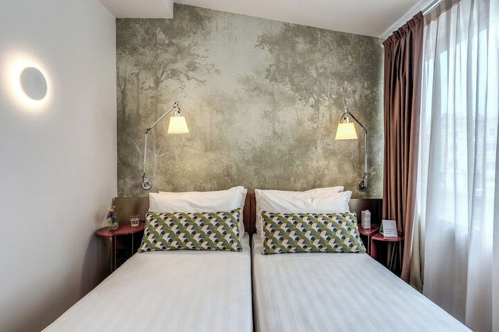 Room 11 of 51