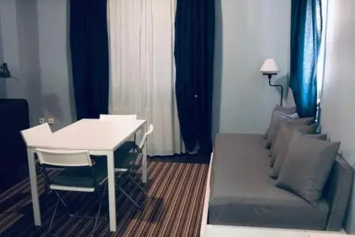 Room 5 of 11